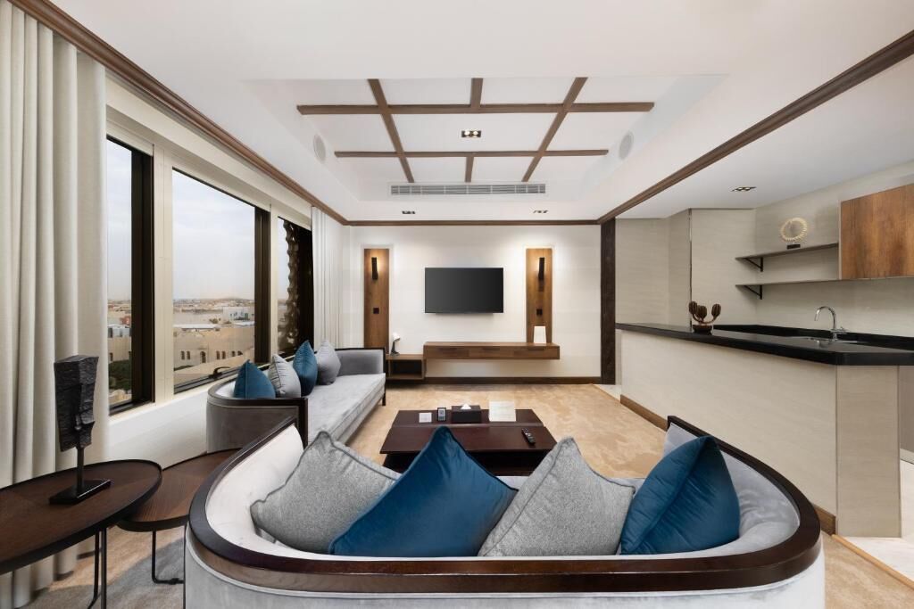 Presidential Studio | Minibar, in-room safe, laptop workspace, iron/ironing board