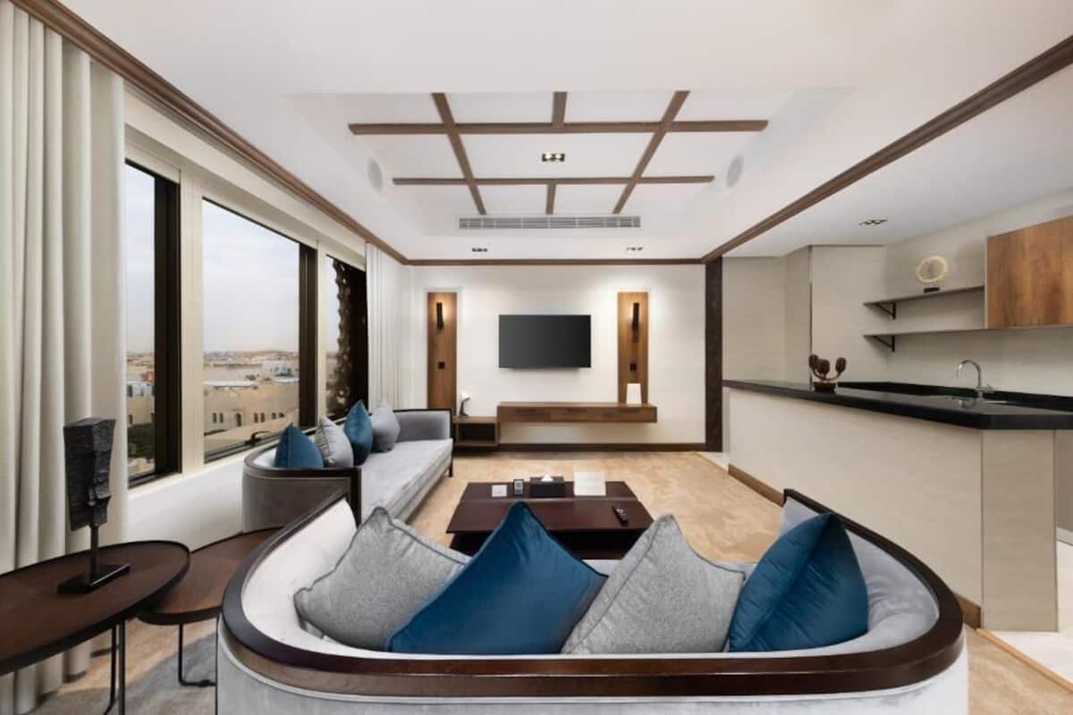 Suite Estudio Business | Minibar, caja fuerte, espacio para trabajar con un portátil