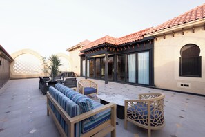 Suite – royal | Oppholdsområde | LED-TV