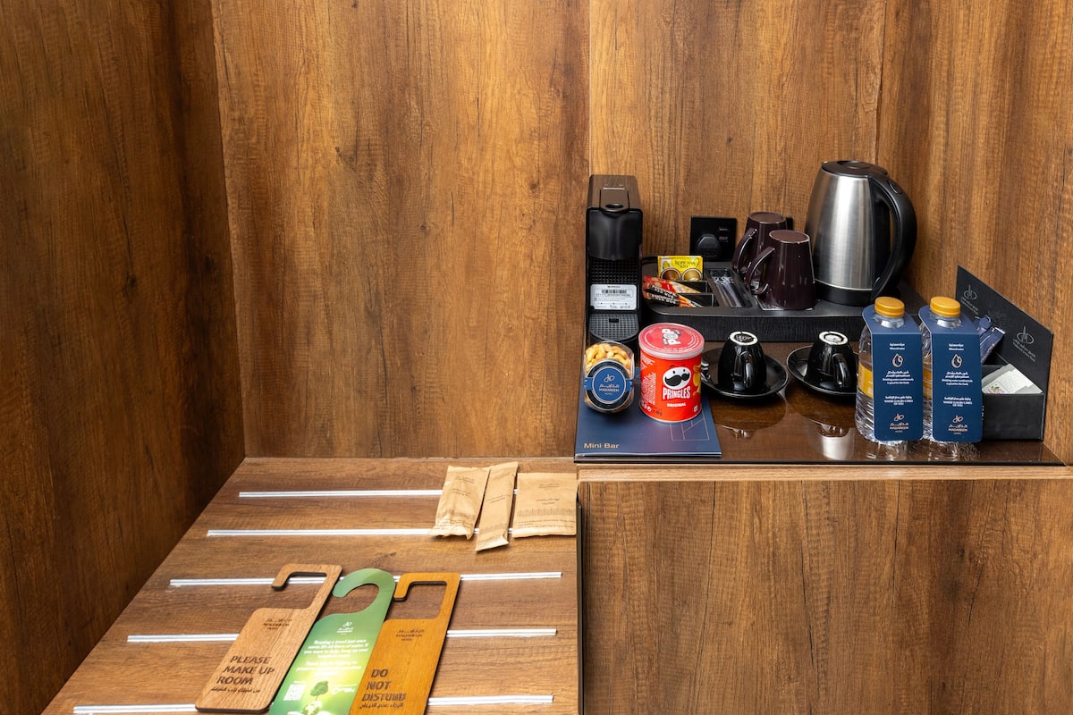 Ruokailu omassa huoneessa