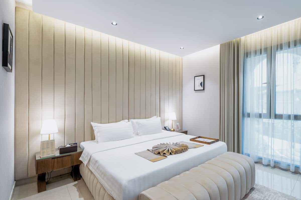 Vila luxo | Frigobar, cofres nos quartos, escrivaninha