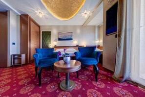 Triple Room, Balcony, Sea View | In-room safe, free cots/infant beds, free WiFi, bed sheets - Villa Katarina (Pržno)