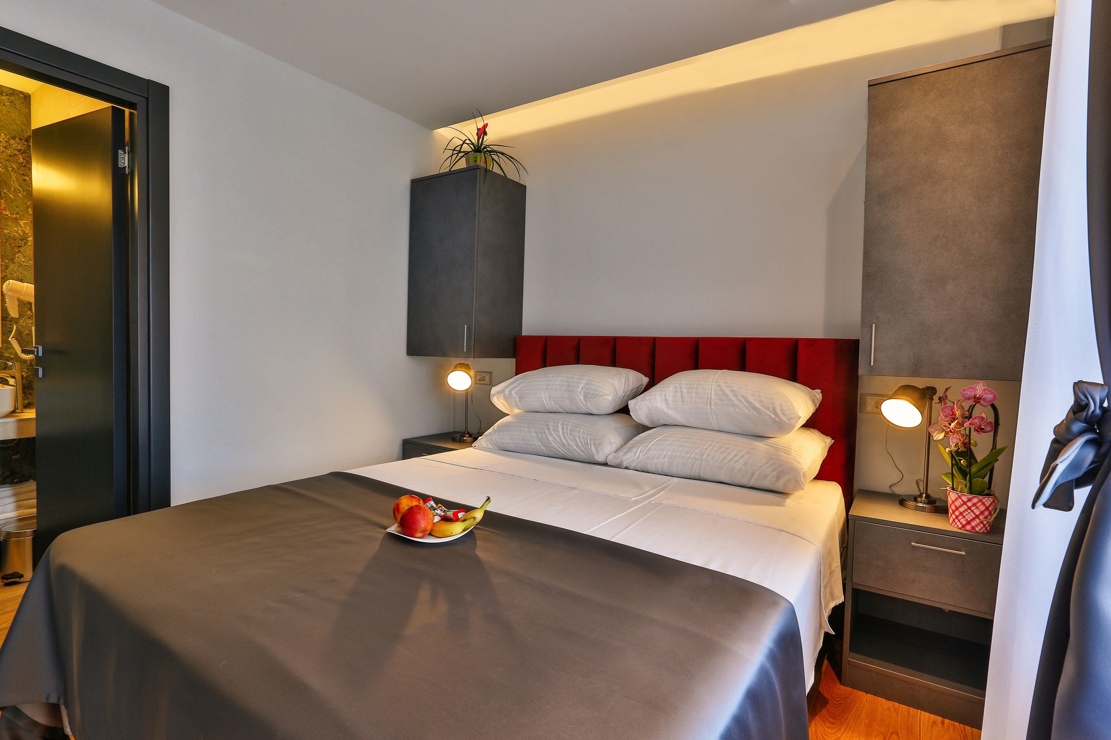 1 bedroom, minibar, in-room safe, desk