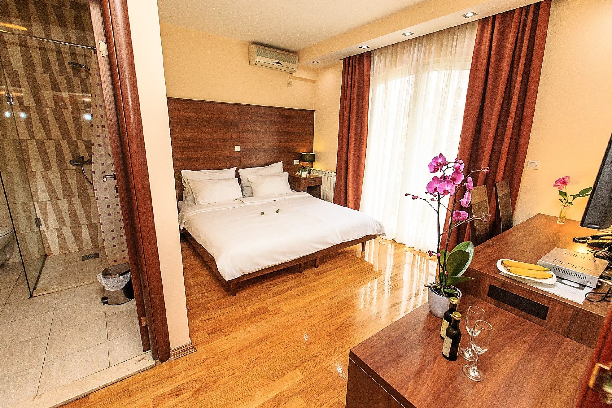 1 bedroom, minibar, in-room safe, desk