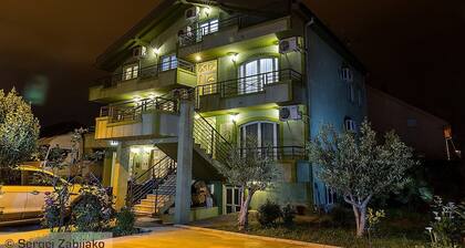 Hotel M