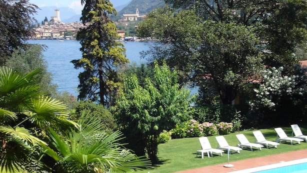 Seasonal outdoor pool, pool umbrellas, sun loungers - Villa Sopri (Malcesine)