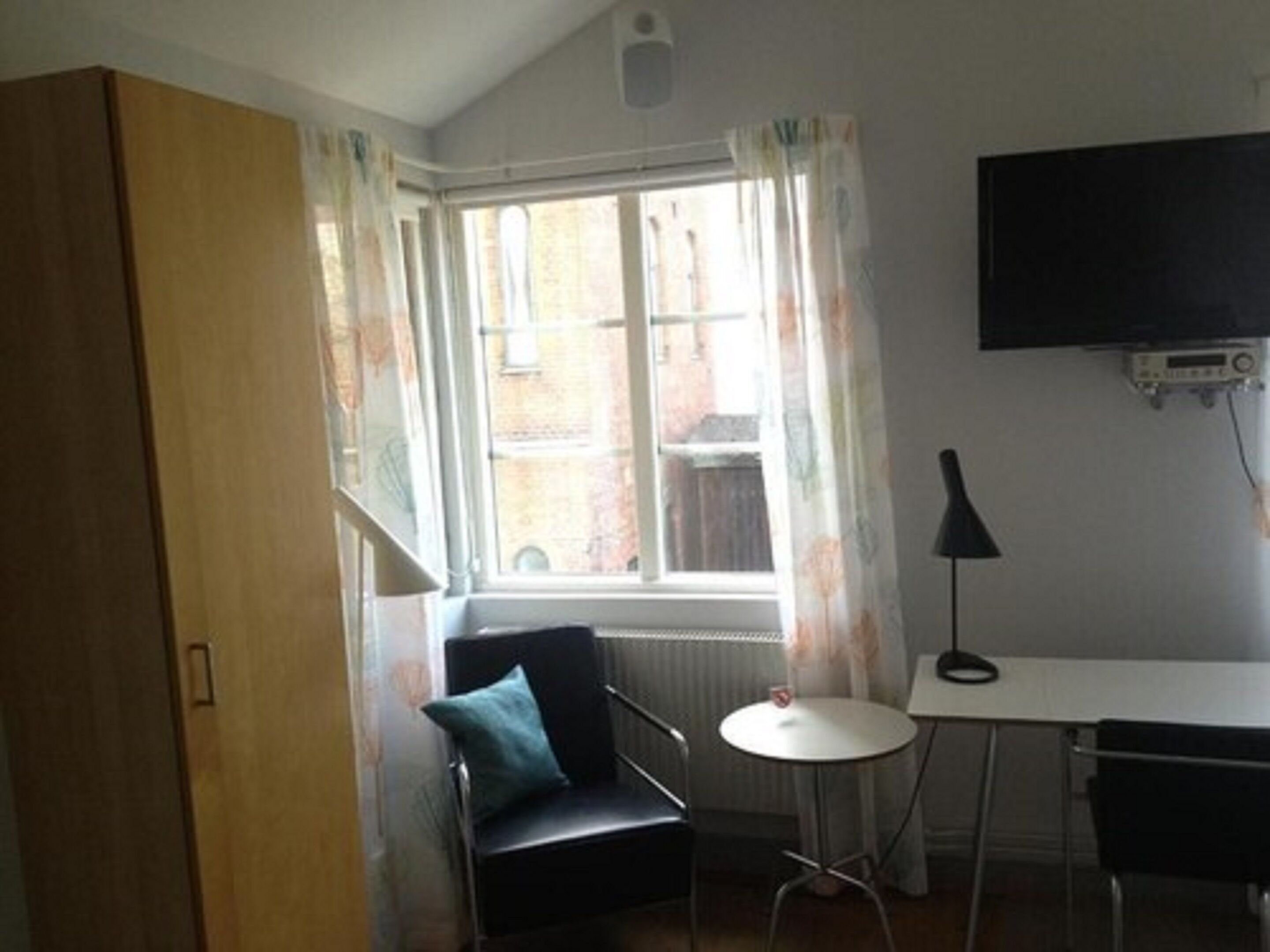 business double room | living room | flat-screen tv