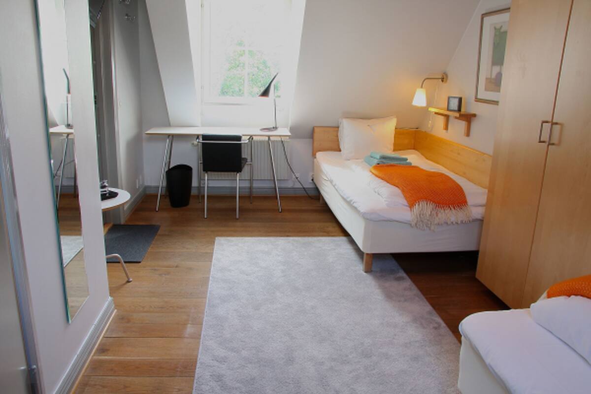 Standard-Zweibettzimmer | Schreibtisch, Bügeleisen/Bügelbrett, kostenloses WLAN, Bettwäsche