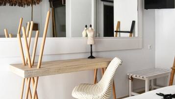 Suite, vue mer (VIP) | 1 chambre, surmatelas, coffres-forts dans les chambres