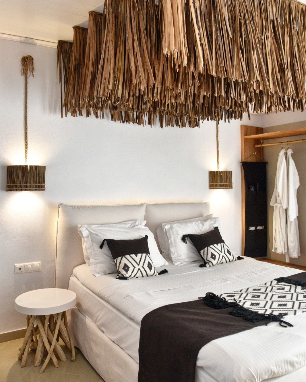 Suite, Sea View (VIP) | 1 bedroom, pillow-top beds, in-room safe, individually decorated