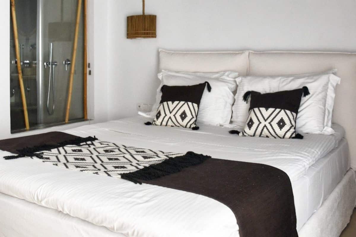 Suite, Sea View (VIP) | 1 bedroom, pillowtop beds, in-room safe, individually decorated