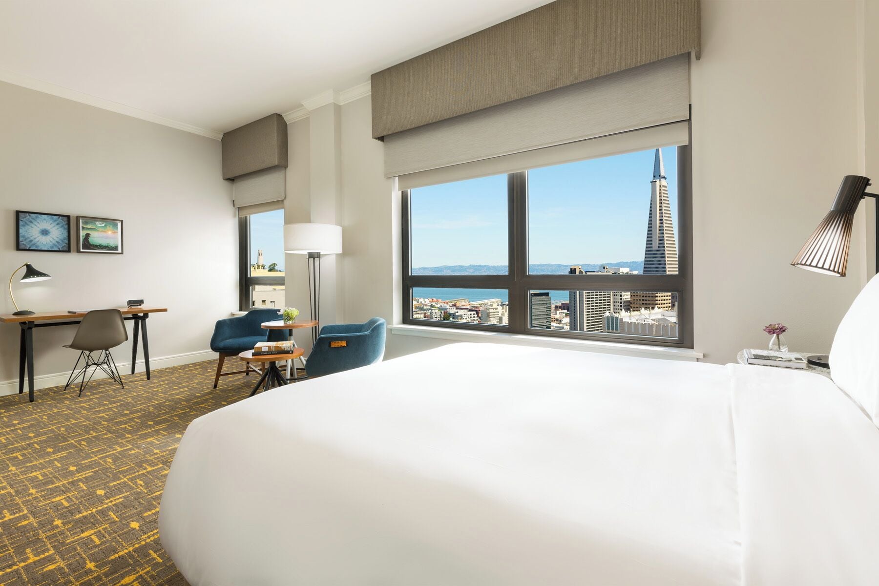 Premier-huone, 1 keskisuuri parisänky | Allergiatestatut vuodevaatteet, untuvapeitot