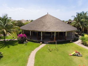 室外兒童遊樂區