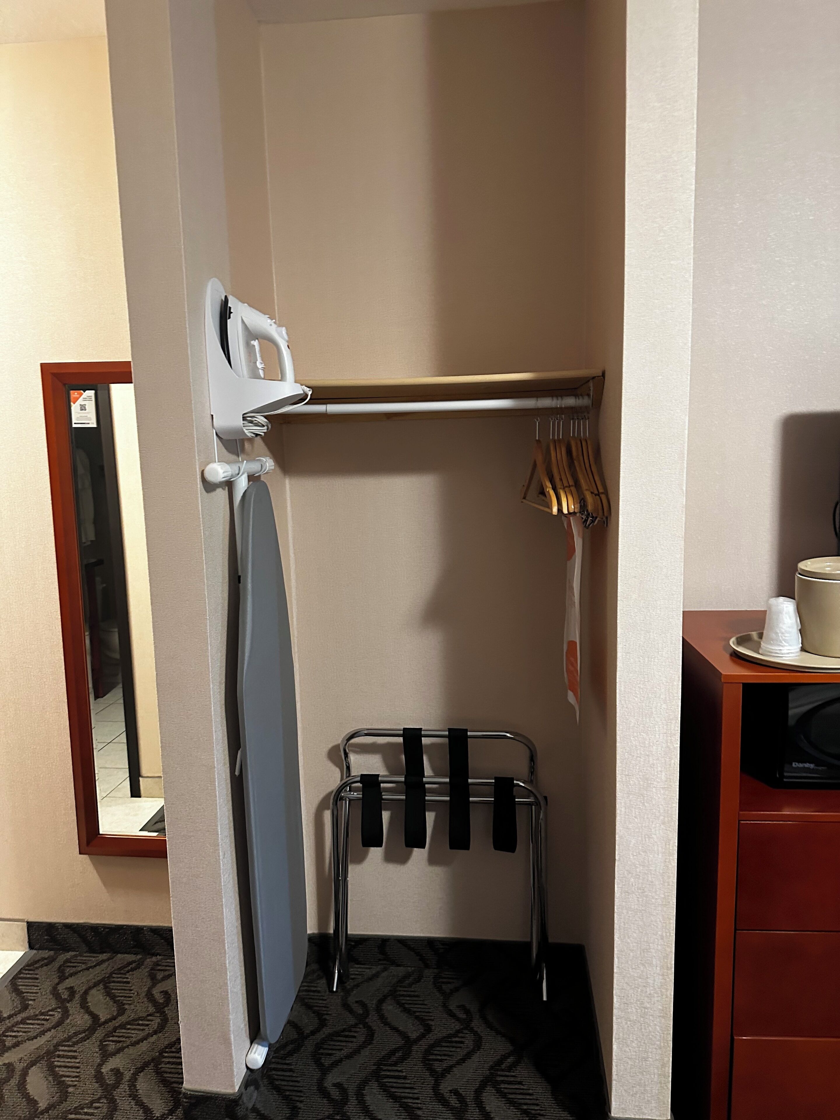 egyptian cotton sheets, premium bedding, select comfort beds, desk