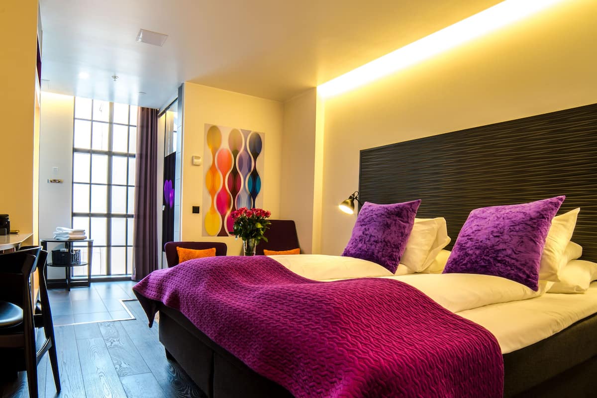 superior room, 1 queen bed | pillow-top beds, minibar, desk, soundproofing