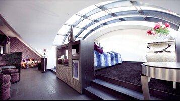 1 Schlafzimmer, Pillowtop-Betten, Minibar, Schreibtisch