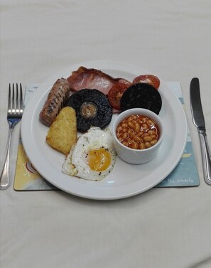 Dining - The Cavendale (Weymouth)