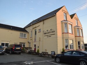 Exterior - The City Inn (Haverfordwest)