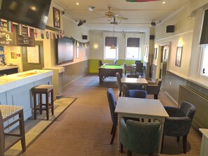 Bar (on property) - Swan Hotel (Milton Keynes)