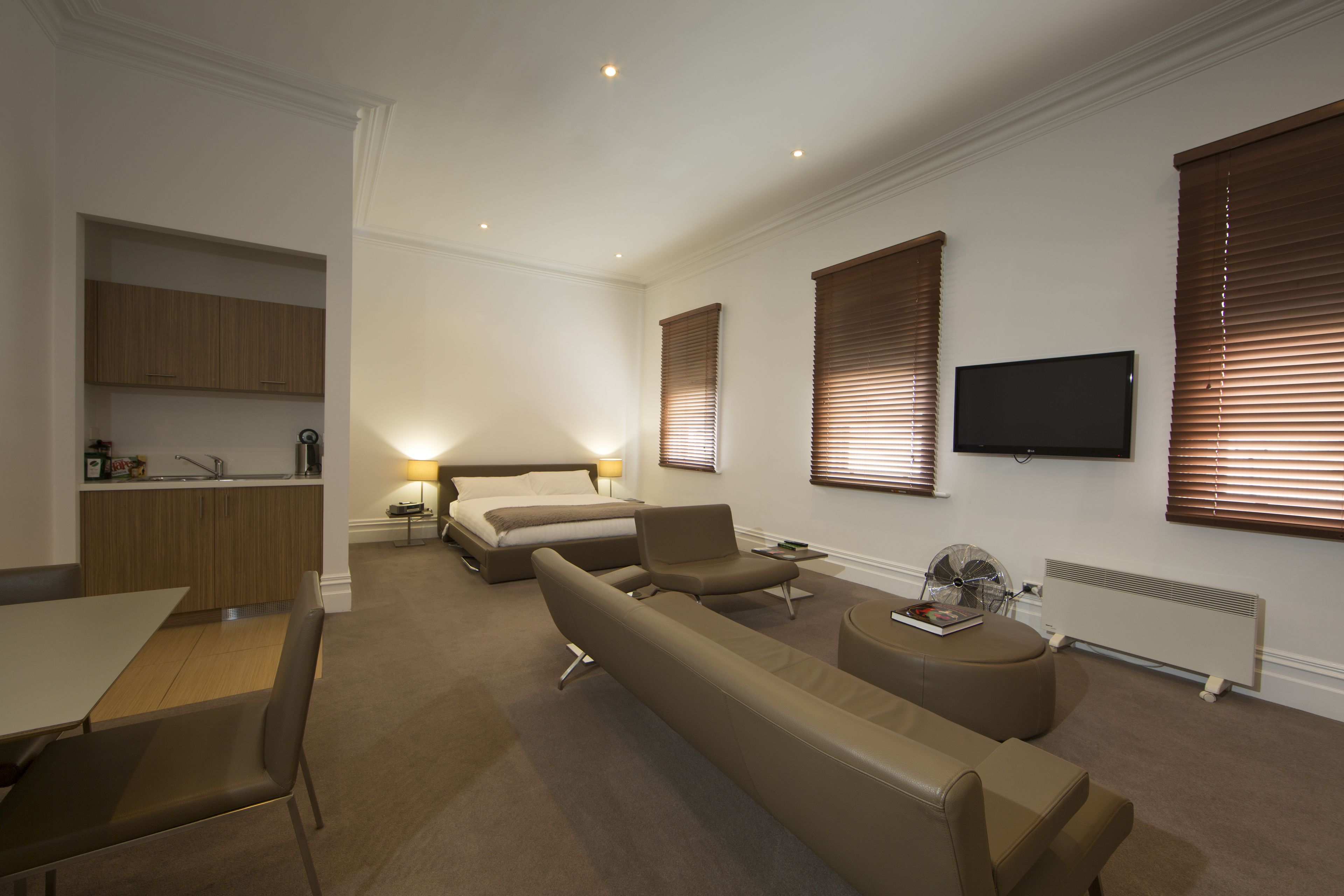 standard room, non smoking, kitchenette (king suite) | hypo-allergenic bedding, minibar, iron/ironing board, free wifi