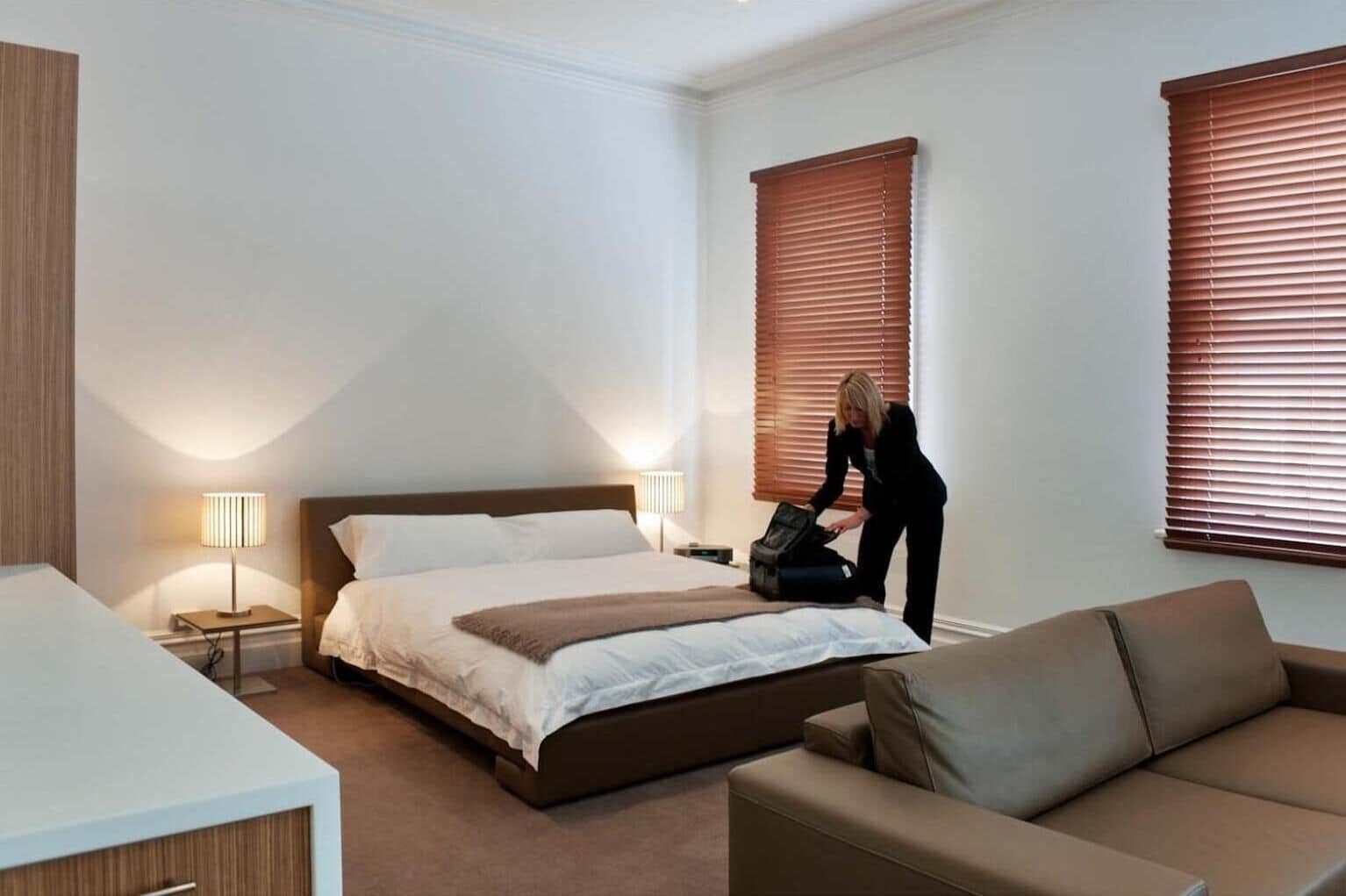 hypo-allergenic bedding, minibar, iron/ironing board, free wifi