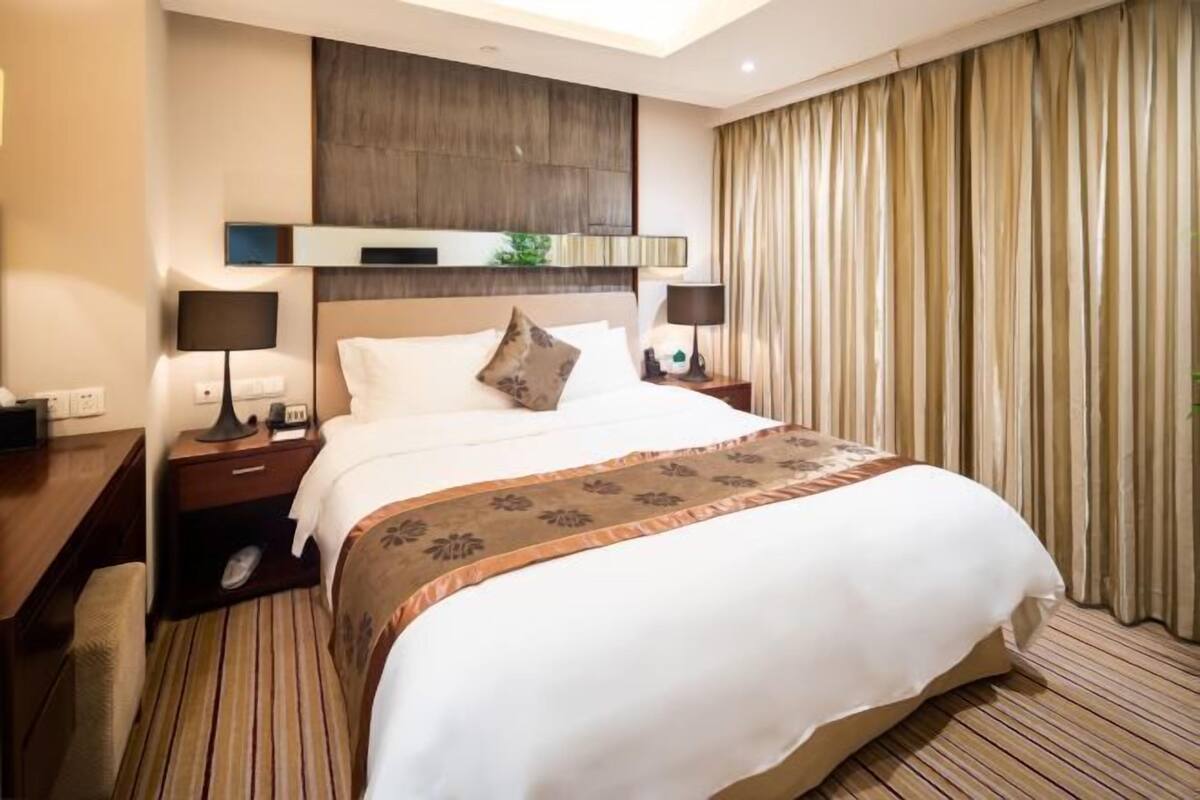 Minibar, desk, iron/ironing board, rollaway beds