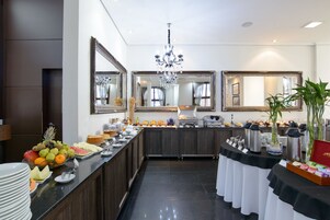 包含每日自助早餐