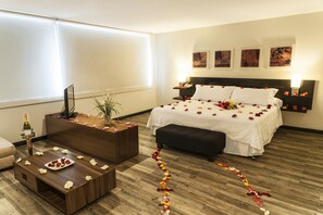 Presidential Suite | Minibar, in-room safe, iron/ironing board, free WiFi - Bogota Virrey (Bogotá)
