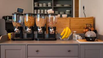 Free daily continental breakfast