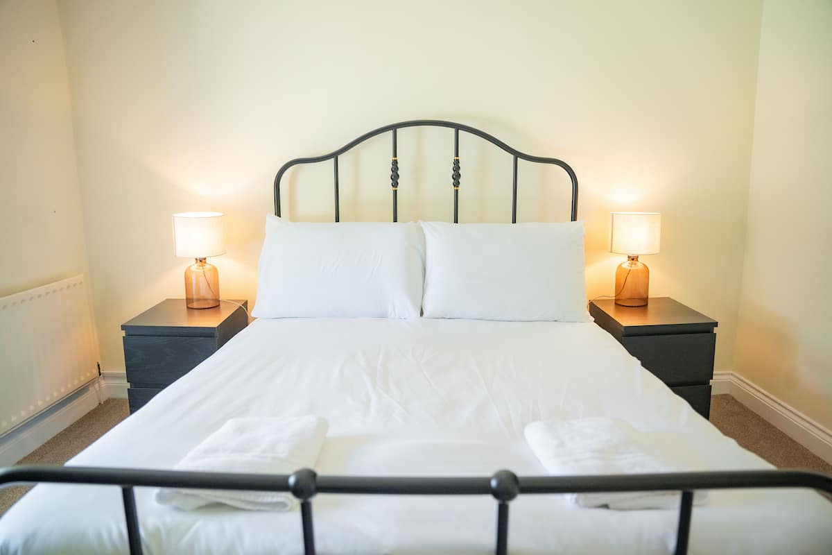 Chaumière traditionnelle, 3 chambres, vue sur la montagne | 1 chambre, bureau, espace de travail pour ordinateurs portables
