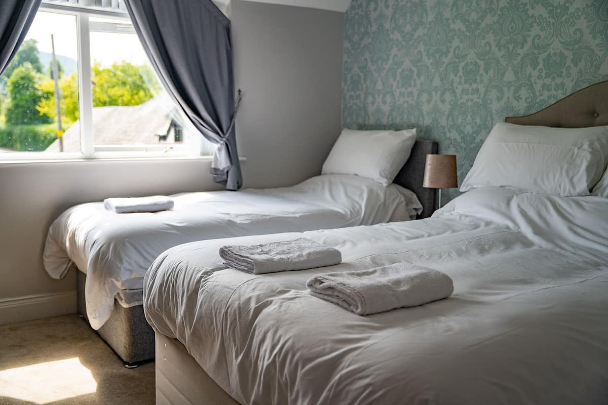 1 Schlafzimmer, Schreibtisch, laptopgeeigneter Arbeitsplatz