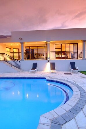 Outdoor pool, pool loungers