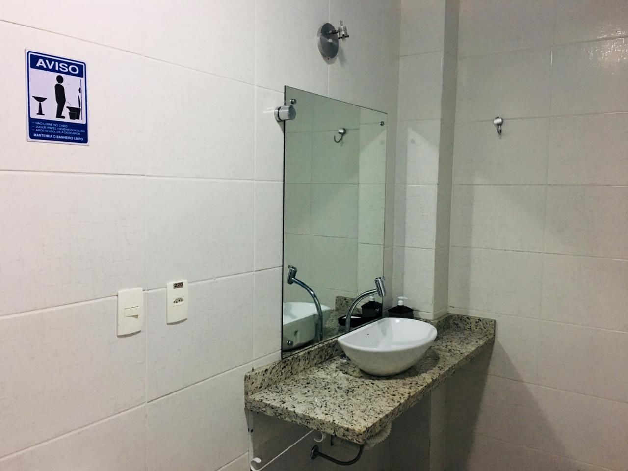 economy twin room | bathroom | shower, hair dryer, towels