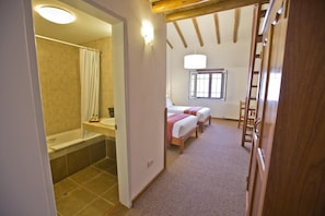 In-room safe, desk, blackout curtains, free WiFi