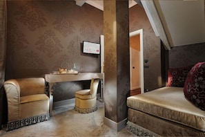 LCD TV - Aqua B (Venice)