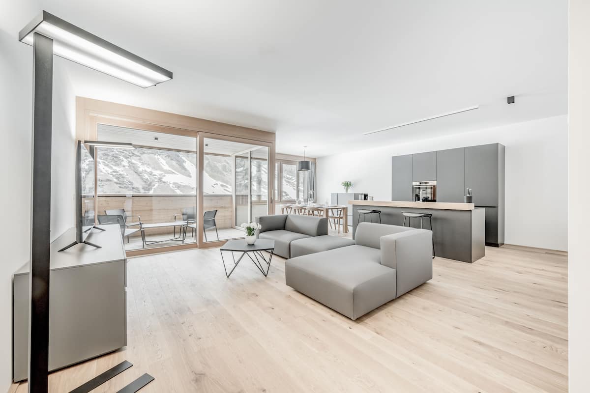 schalfkogl ab | living area | 41-inch flat-screen tv with cable channels, tv