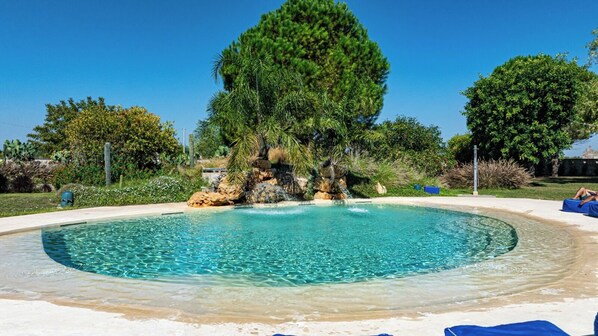 Outdoor pool, pool loungers - Tenuta San Nicola (Novoli)
