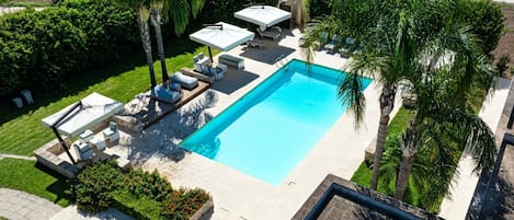 Outdoor pool, sun loungers