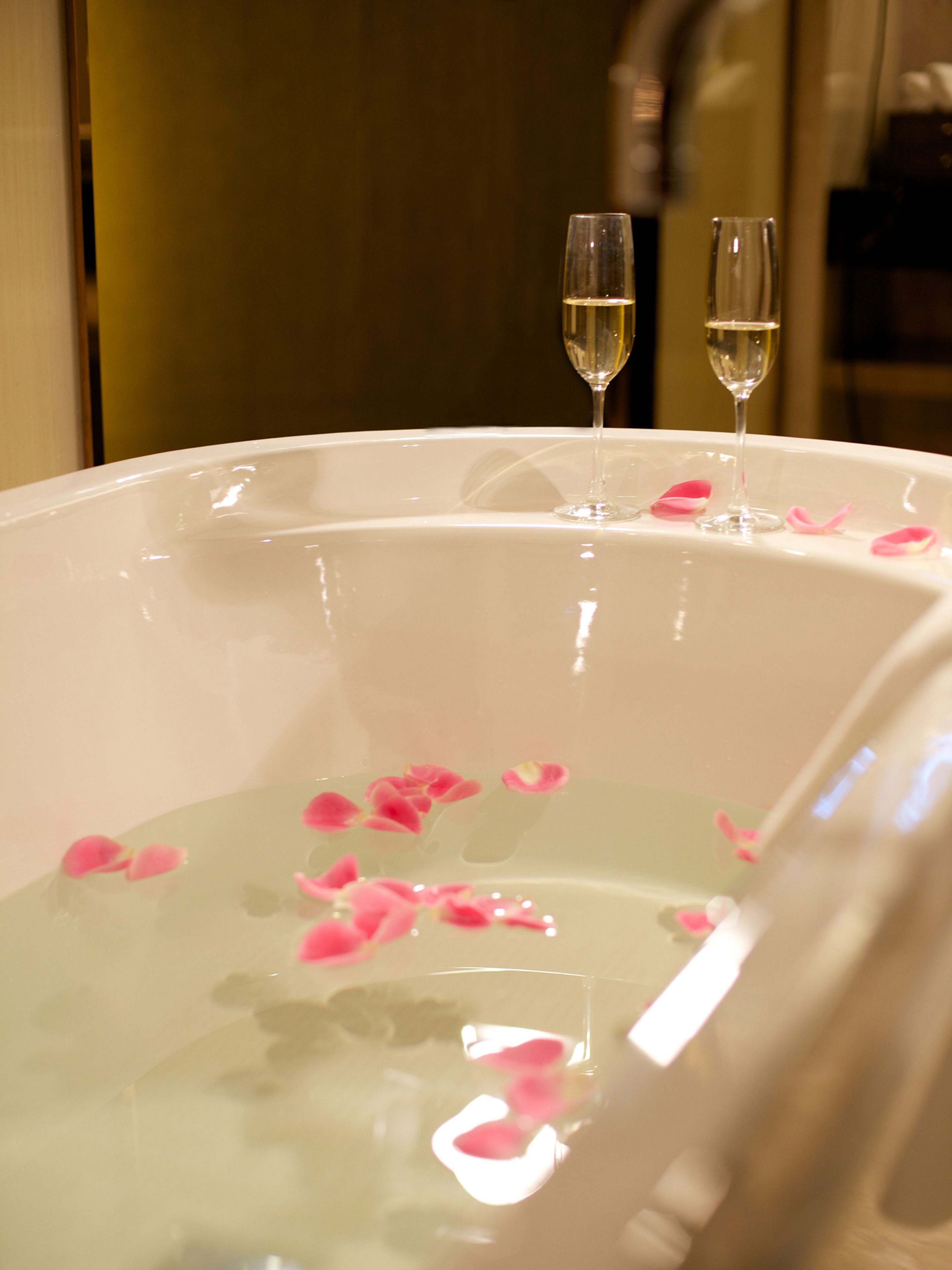 standard room, 1 king bed | bathroom | hair dryer, bathrobes, towels