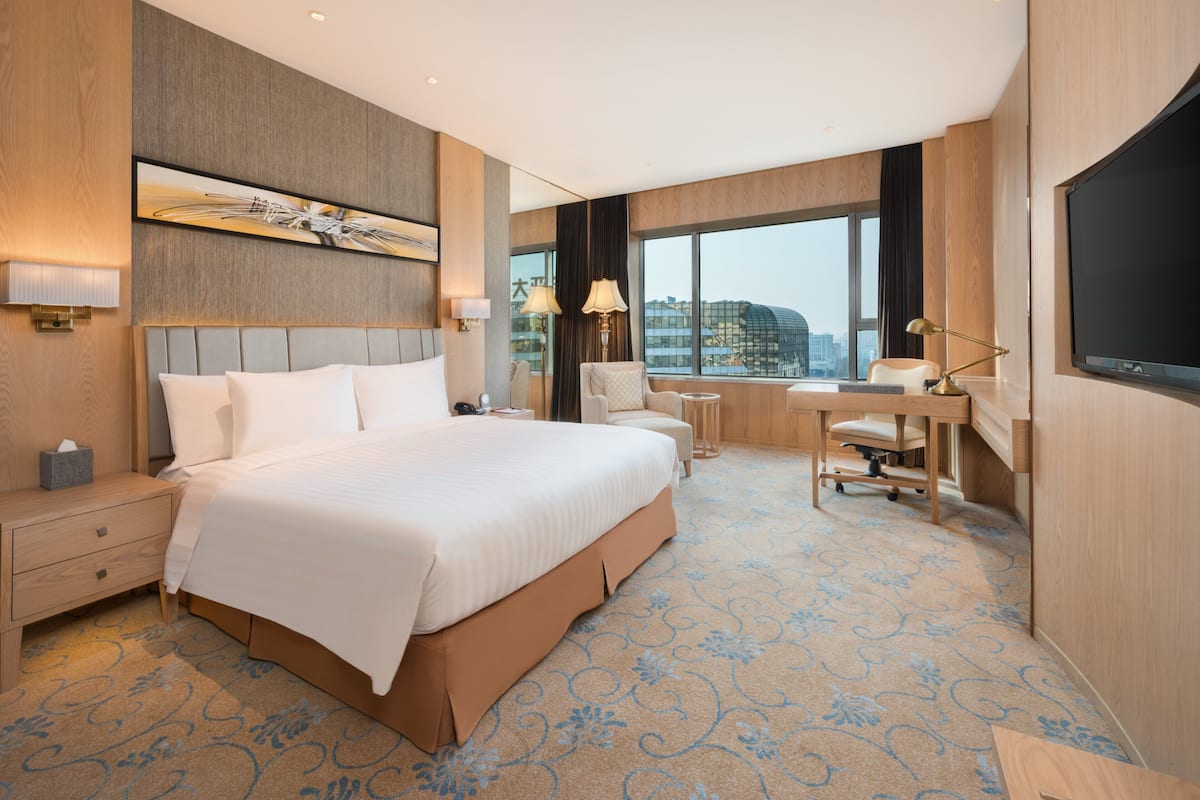 1 bedroom, minibar, in-room safe, desk
