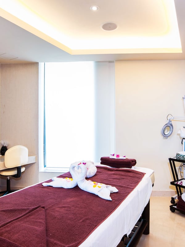 Aromatherapy, deep-tissue massages, Swedish massages, body scrubs