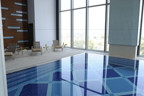 Una piscina techada