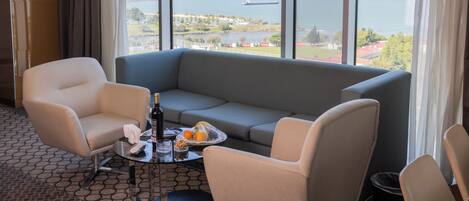 Minibar, in-room safe, soundproofing, iron/ironing board