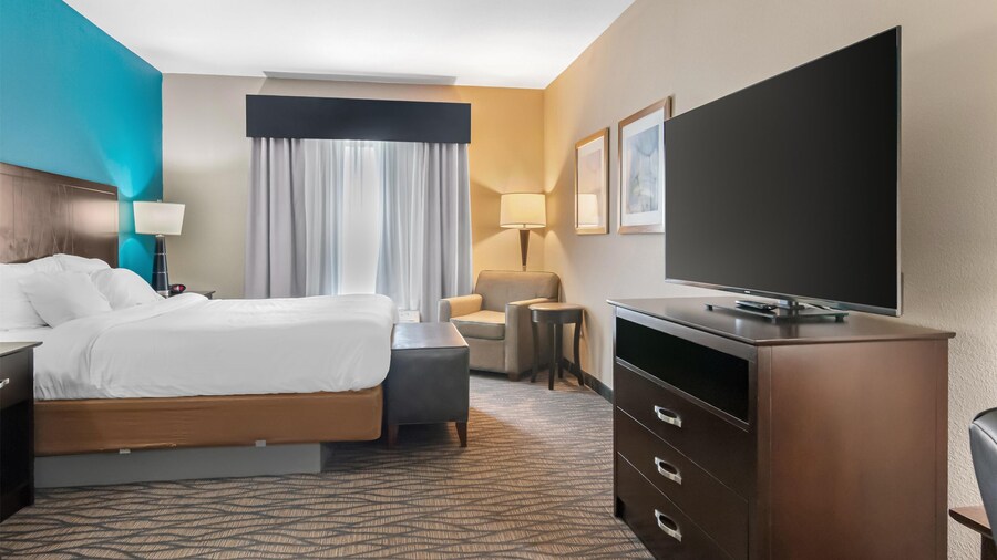 Best Western Plus Hiawatha Hotel