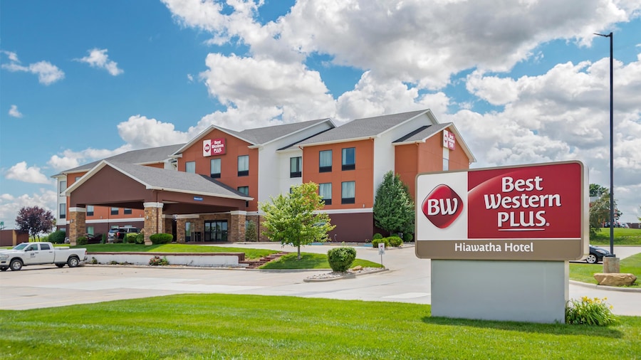 Best Western Plus Hiawatha Hotel