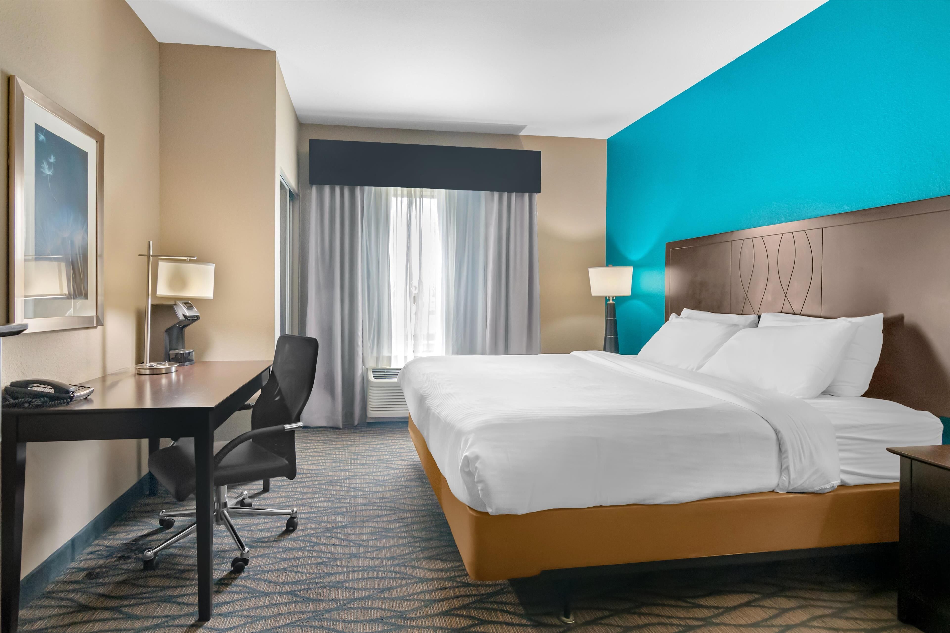 suite, 1 king bed, accessible, bathtub (with sofabed) | desk, blackout curtains, soundproofing, iron/ironing board