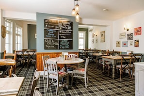 Lunch and dinner served, British cuisine