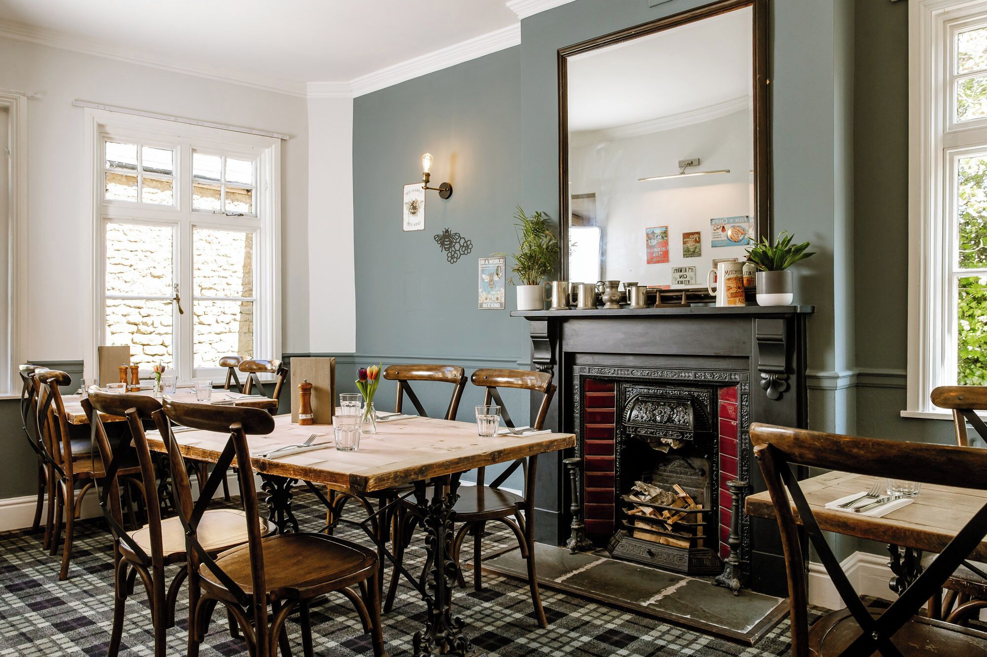 Déjeuner et dîner servis sur place, spécialités Cuisine anglaise