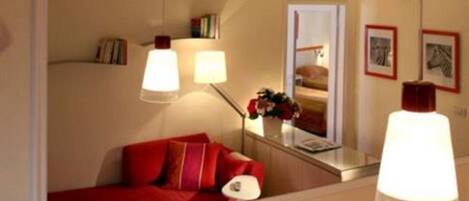 Superior Apartment ((3 people)) | Living area | 32-inch TV with satellite channels