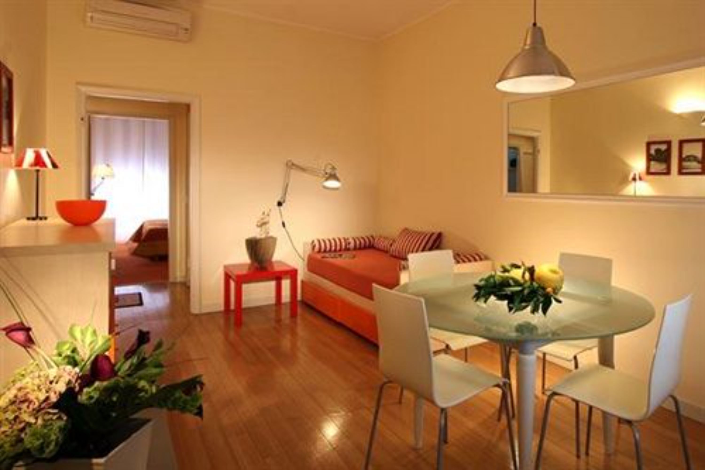 ตู้เย็น, ไมโครเวฟ, เตาประกอบอาหาร, เครื่องครัว/จาน/ช้อนส้อม